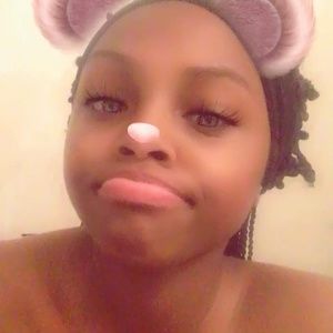 Meet your Posher, Tyronnica